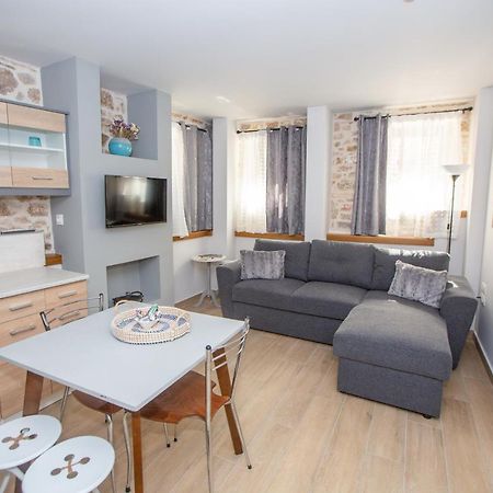 Οniro Comfort Living Ioannina Exterior photo